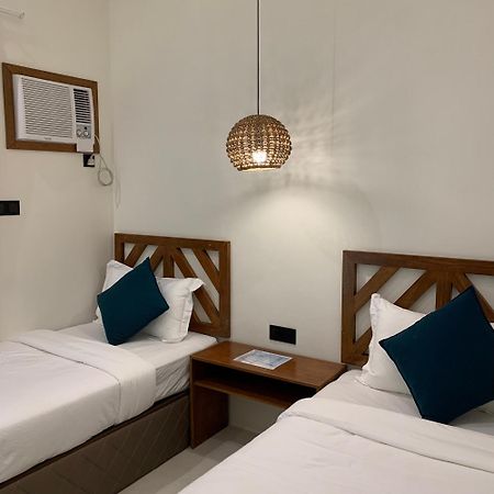 Bahandi Hotel Генерал-Луна Экстерьер фото